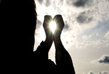 来饱眼福!最豪华游艇现身悉尼帆船赛.